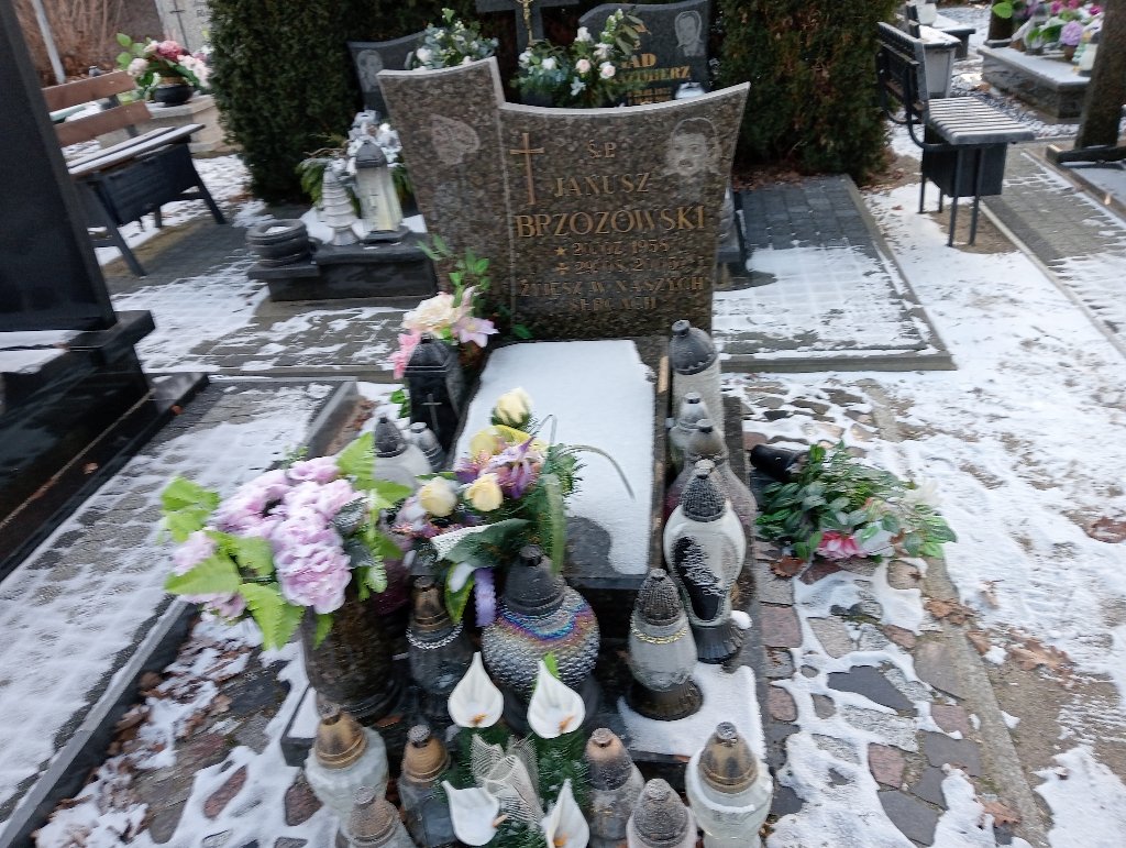 Grób Janusz Brzozowski